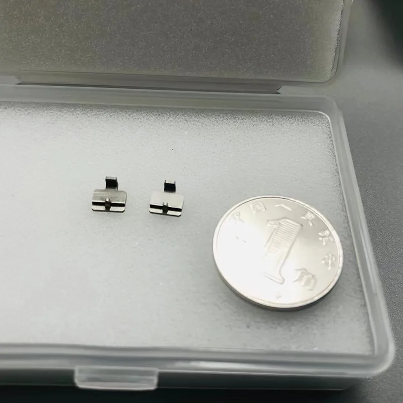 Медицинские приборы и детали имплантатов